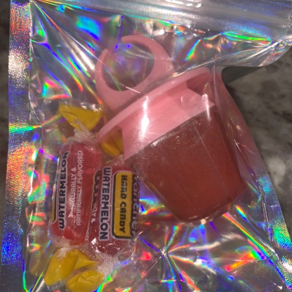 Lip gloss home made .